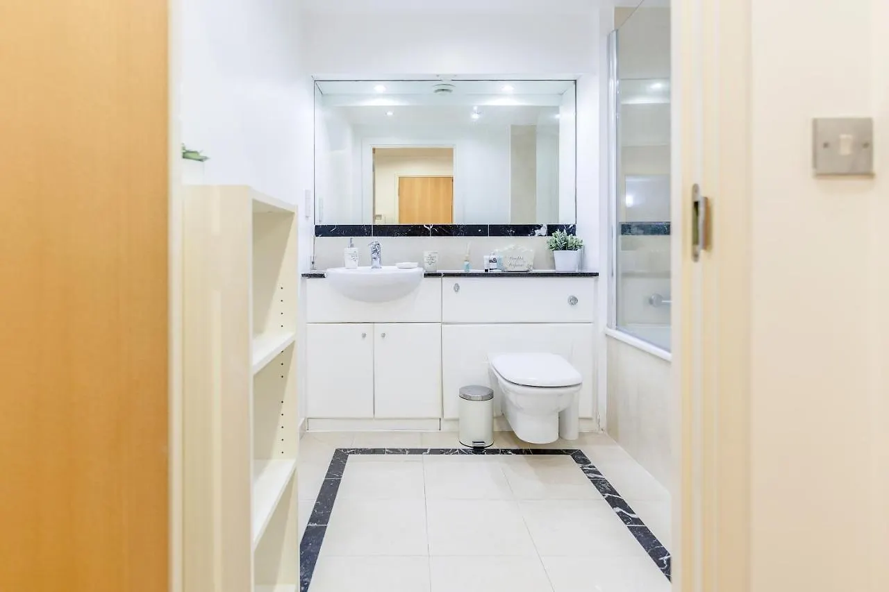 Apartment Larger Groups-London Excel -O2-Canarywharf